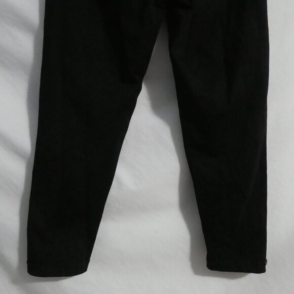 INFINITE Legging Crop | small | Black Leggings - Picture 14 of 16